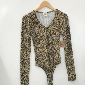 One Step Up Animal Print Long Sleeve Bodysuit Sz S